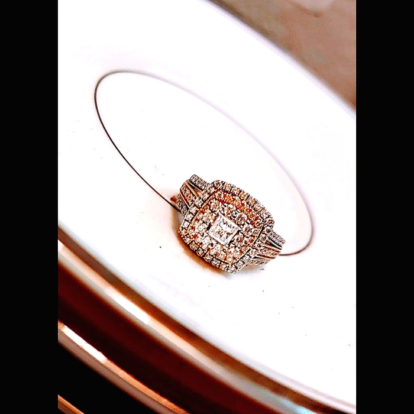 SHOW STOPPER ~ 14K White Gold ~ Yeĺow Gold Detail - Picture 6 of 6